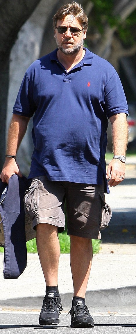 RUSSELL CROWE OUT IN LA